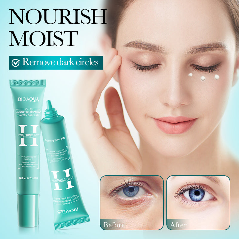 Cosmetic product for removing dark circles with a before and after comparison on a light blue background.
